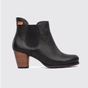 Camper Black Chelsea Ankle Boots - Leather Block Heel